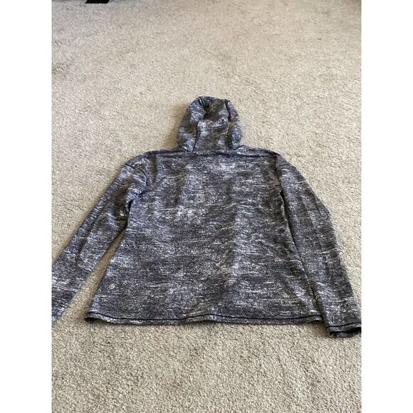 Lululemon hoodie, lightweight.‎ Pull over size 6. - Picture 5 of 5